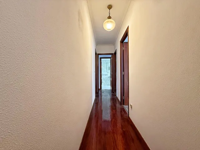 ESPACIO, LUZ NATURAL Y TODO EL POTENCIAL EN PLENO CENTRO. — 18