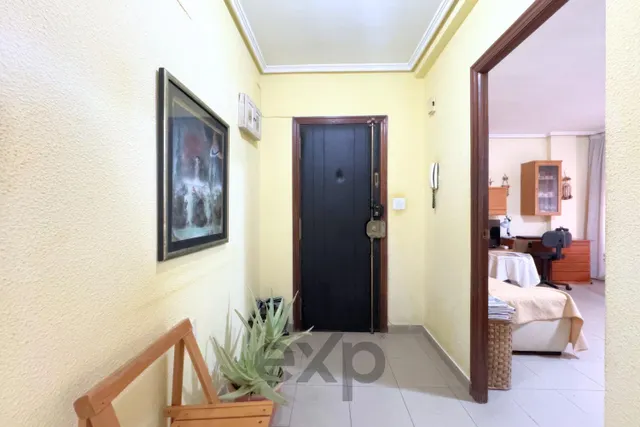 Piso con patio interior en el centro de Burjassot de Valencia. — 10