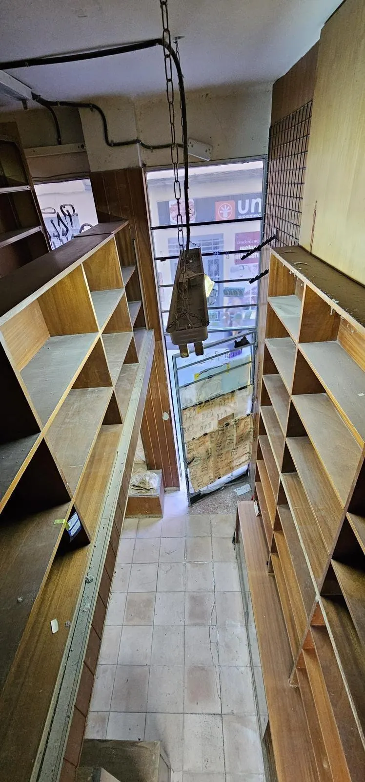 local comercial junto a la plaza mayor