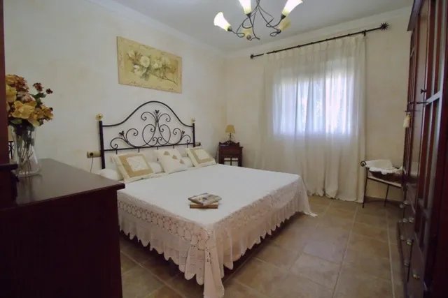 Impresionante Chalet en Valverde — 28