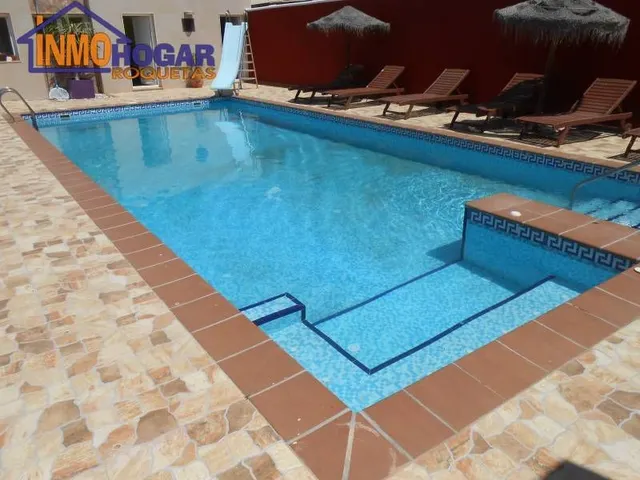 CHALET DE LUJO, 1000 m de parcela, 4 DOR,3 BAÑOS, PIS EXCELENTENTES CALIDADES A 200 m DE LA PLAYA!! — 39