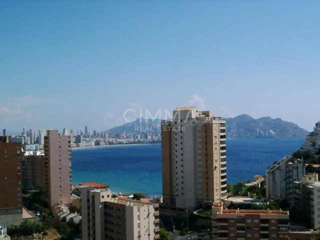 Exclusiva vivienda de lujo en primera línea de playa en Cala - foto 2