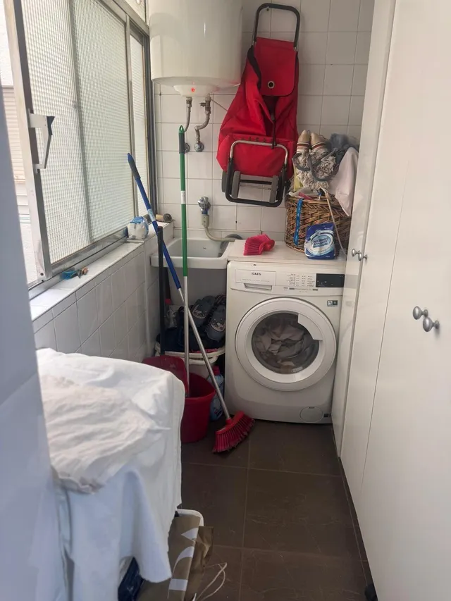 SE VENDE PISO REFORMADO EN LA AVENIDA PABLO IGLESIAS — 21