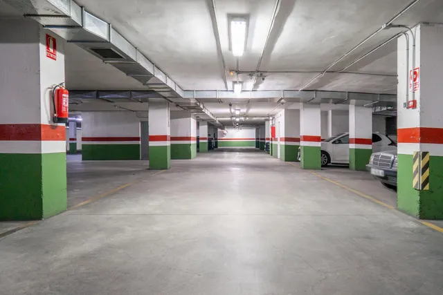 Se vende plaza de garaje en Parque Lagos cerca de Carrefour — 7
