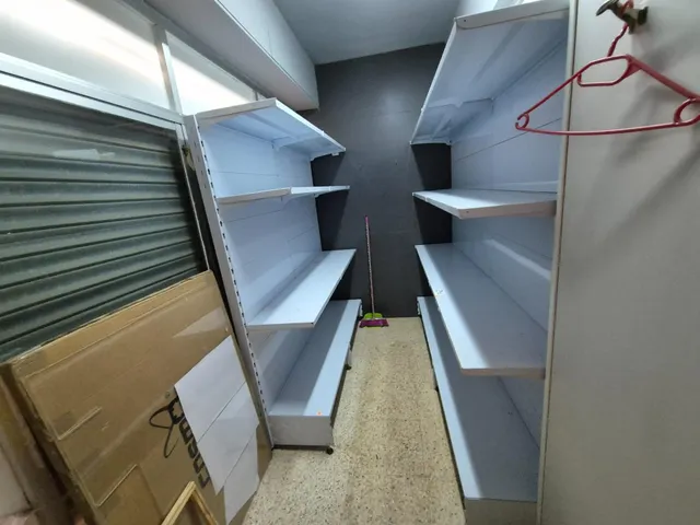 SE VENDE LOCAL COMERCIAL EN PETRER: OPORTUNIDAD ÚNICA — 13