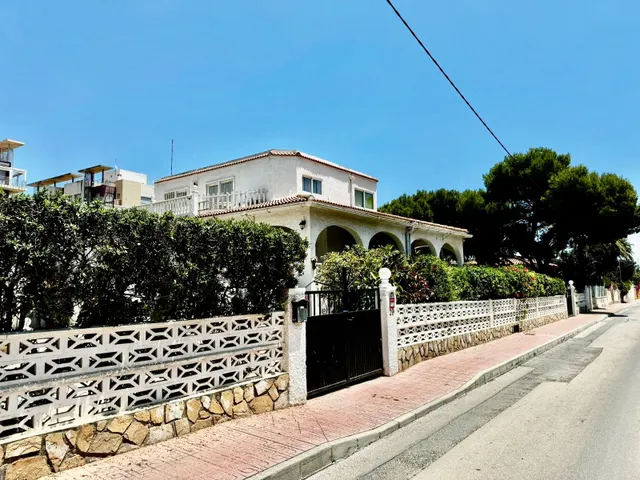 Casa 12 habitaciones 404m² en venta - Punta Prima — 26