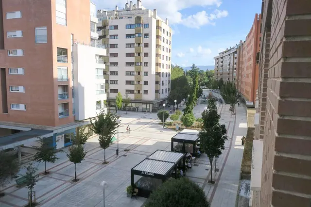 Piso en venta en Mendebaldea — 4