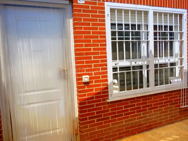 Pareado Exclusivo | 2 Terrazas | Parking para 3 Coches | Almassora — 3