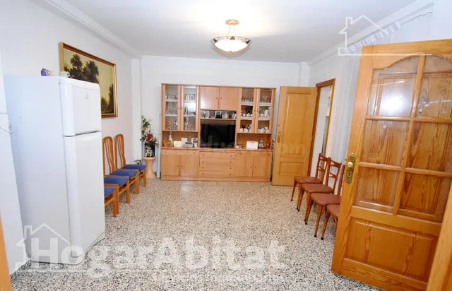 ¡UBICACIÓN IDEAL! CASA ESQUINERA Y ACOGEDORA CON TERRAZA