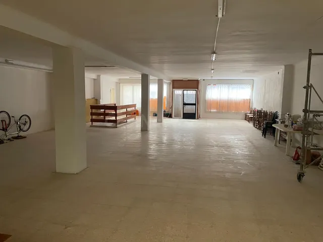 OPORTUNIDAD ÚNICA! AMPLIO LOCAL COMERCIAL EN PLANTA BAJA EN 