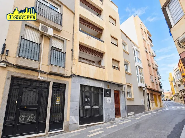 ¡GRAN OPORTUNIDAD JUNTO A PUERTA PURCHENA, EN CALLE MAGISTRA
