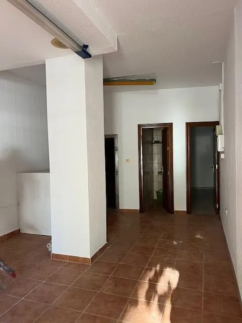 Alquiler de local comercial en el centro , próximo a la plaza circular — 3