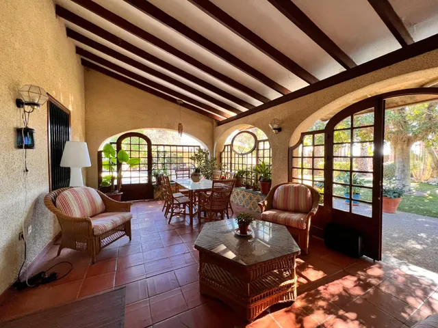 MAITINO AMPLIO CHALET CON PISCINA, PISTA DE TENIS CON VESTUARIOS Y BARBACOA — 4