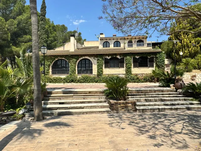 Casa de campo con negocio en Sax