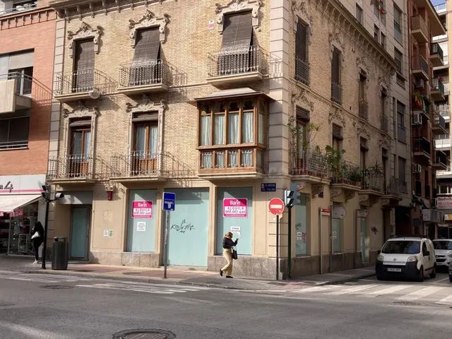 Local comercial en Bº del Carmen. - foto 2