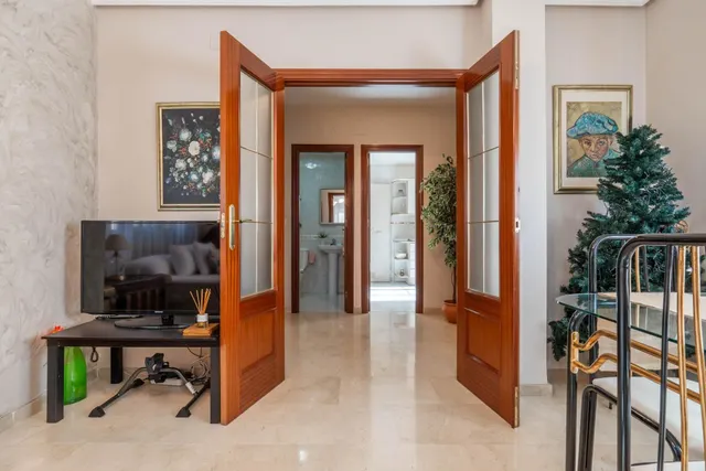 EXCLUSIVA VIVIENDA CON PISCINA PRIVADA EN URBANIZACIÓN "EL TORREÓN" EN ALBOLOTE. — 6