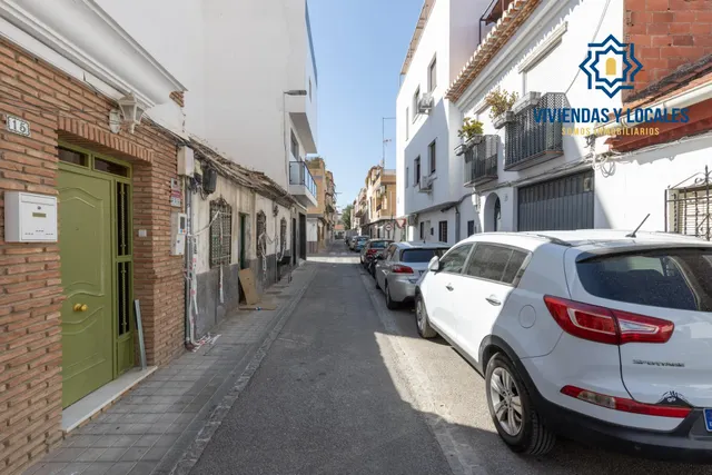 SE VENDE CASA SOLAR EN CALLE GUADALAJARA, EN EL ZAIDÍN. — 6