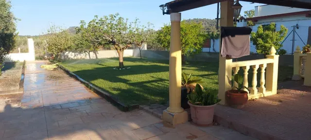 CASA DE CAMPO CON PARCELA AMPLIA Y PISCINA EN LLIRIA - foto 2