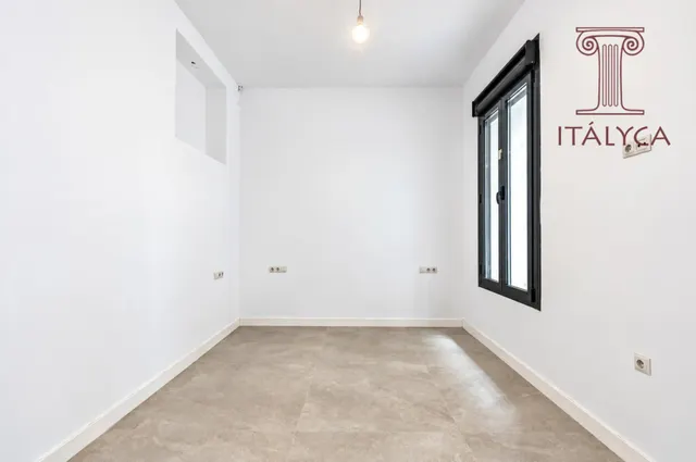 Casa de obra nueva en venta en calle Niño Perdido — 42