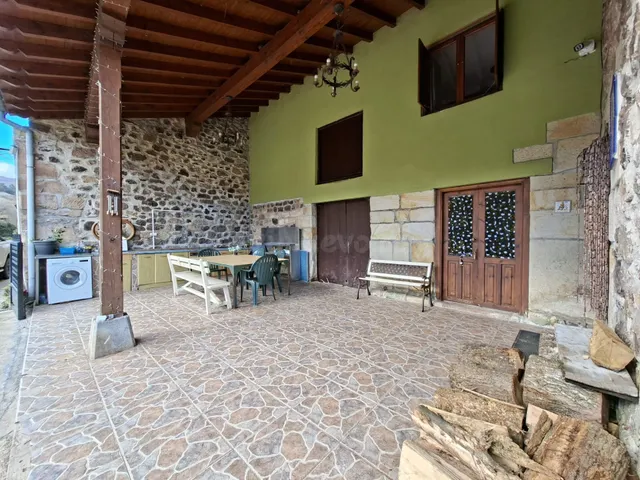 VIVIENDA CON AMPLIOS ESPACIOS Y ENTORNO NATURAL EN EL VALLE  - foto 2