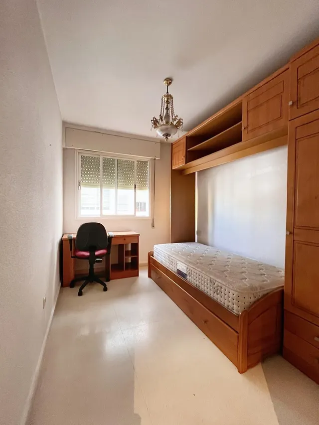 ¡una gran oportunidad para crear el hogar que siempre has soñado! amplio piso de 4 dormitorios con garaje, ascensor y vigilancia nocturna. — 10