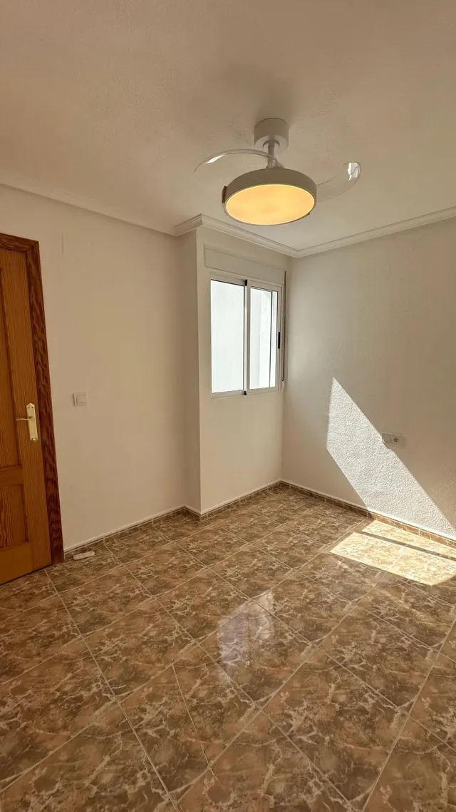 REF.7815 Apartamento de dos dormitorios en Torrevieja — 21