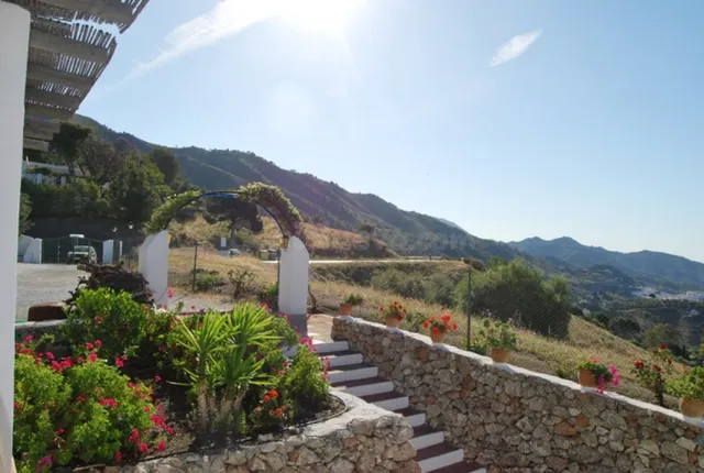 Magnifica villa con posibilidad de negocio en Frigiliana — 3