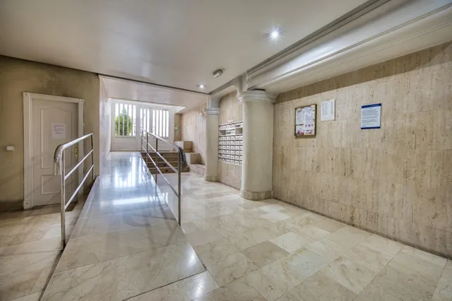 Amplia y Luminosa Vivienda en esquina de 3 dorm. baño y aseo con Garaje Cerrado en el Corazón de la Ciudad — 30