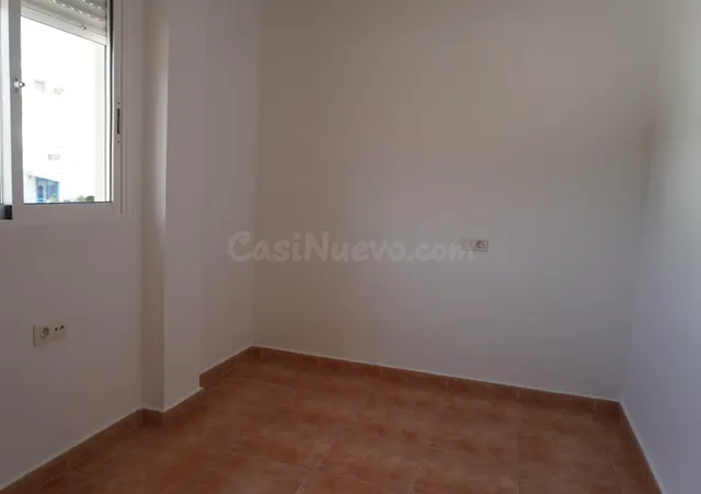 Dúplex en alquiler todo el año en El Alcolar – 3 dormitorios y gran patio exterior | 1.100 €/mes — 16
