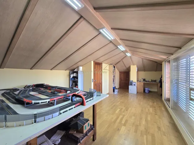 Casa impecable con privacidad, piscina y vistas panorámicas — 48