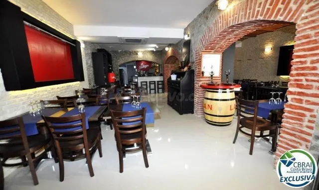 Local Restaurante en el centro de Roses - foto 4