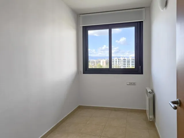 Tu nuevo hogar en Tarragona te espera: amplio, luminoso, con terraza y piscina! — 6