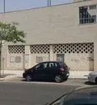 Amplio Local Comercial en el Corazón del Barrio San Luis - Almería