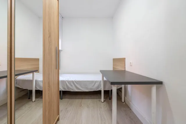Piso de 5 dormitorios ideal para INVERSORES junto a edificio Junta Andalucía de Almanjáyar — 42