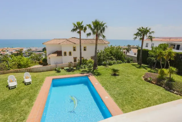 Villa 6 dormitorios con vistas al mar en La Cala de Mijas — 14