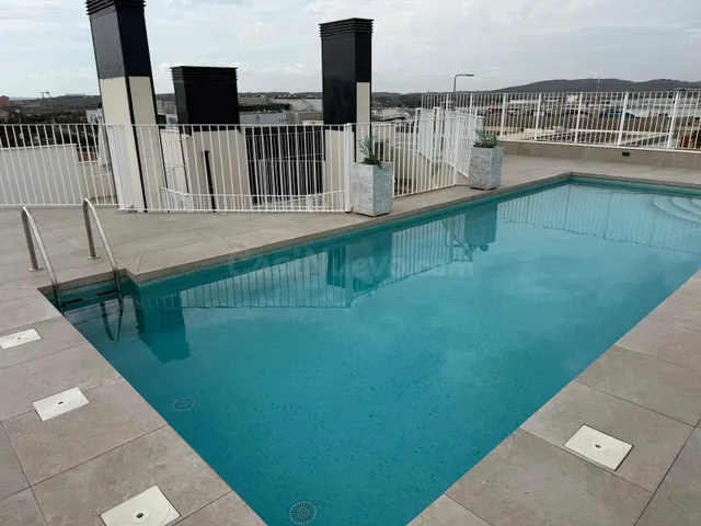 Luminoso apartamento semi-nuevo con terraza, piscina y parki - foto 4