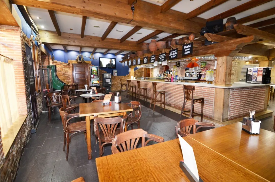 Urbis te ofrece un restaurante en venta en Aldeadávila de la Ribera, Salamanca.