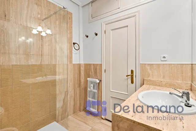 VIVIENDA SEÑORIAL ACTUALIZADA IDEAL PARA PAREJAS CON O SIN HIJOS — 11