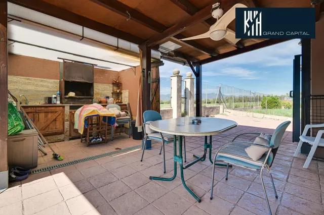 CASA EN SILS — 19