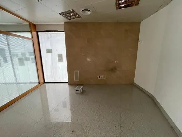 Oficina en Alquiler , en la zona de Juan Carlos I — 11