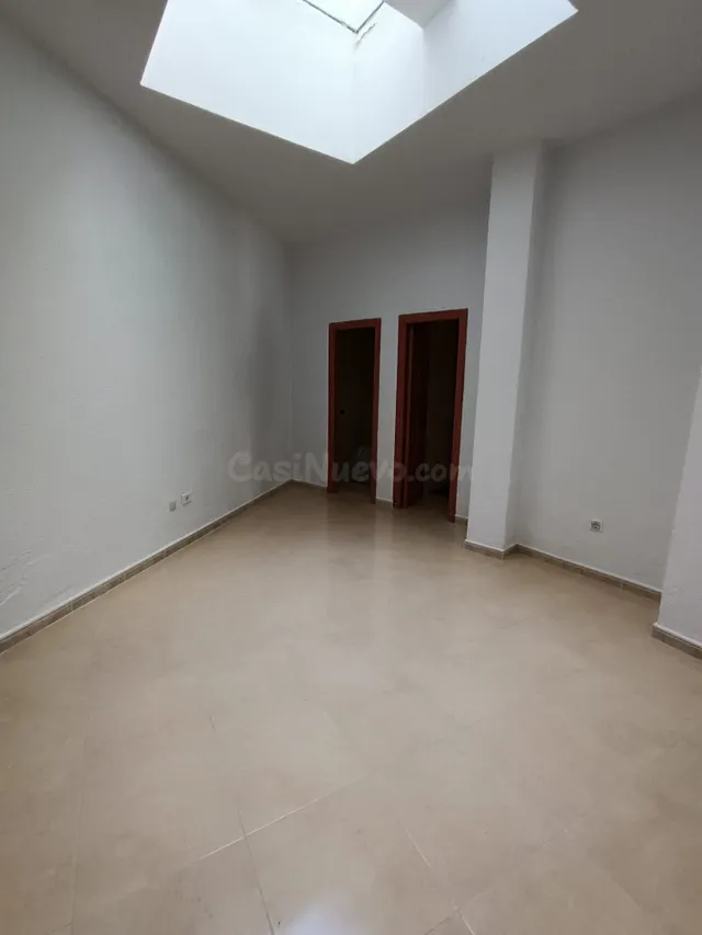 SE VENDE LOCAL COMERCIAL — 4