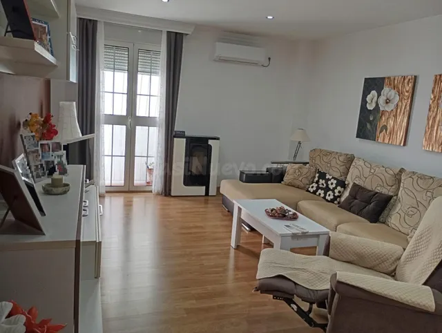 VENTA MAGNÍFICO PISO EN PLANTA BAJA REFORMADO