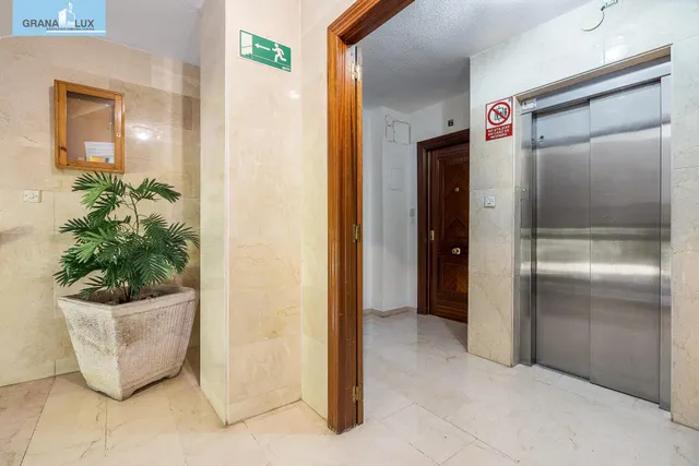 AMPLIO PISO EN AVENIDA DE PULIANAS — 28
