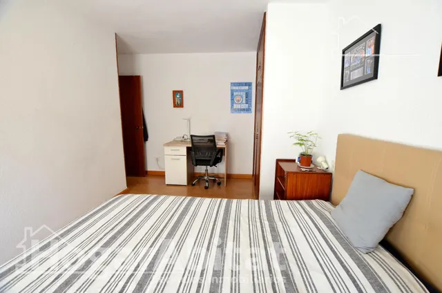ALTO, AMPLIO Y EXTERIOR CON GARAJE Y BALCÓN, CERCA DE LA AV DE ALCOY — 23