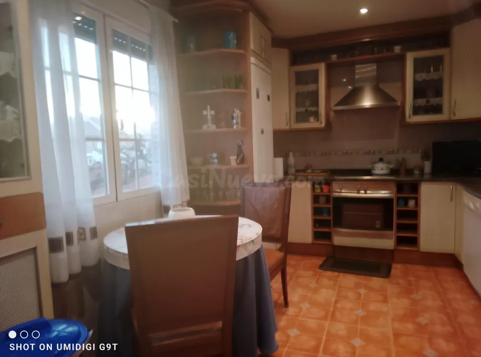 AOC VENDE ADOSADO 4 HAB, 3 BAÑOS, GARAJE Y TRASTERO