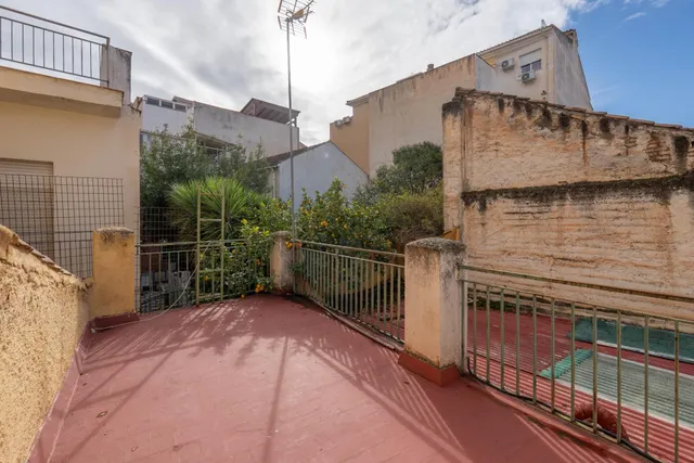 Terreno en pleno centro de Armilla — 28