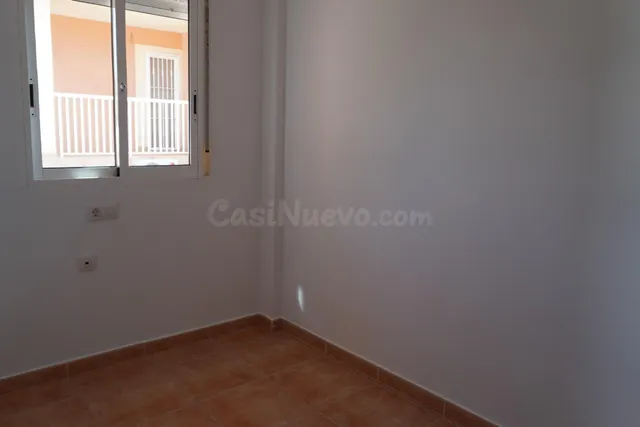 Dúplex en alquiler todo el año en El Alcolar – 3 dormitorios y gran patio exterior | 1.100 €/mes — 15