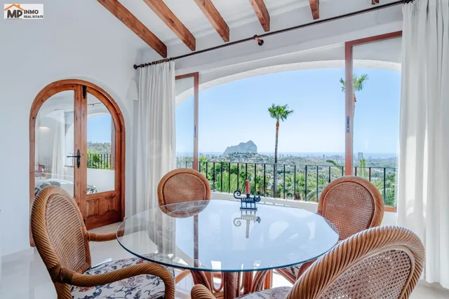 Preciosa villa con vistas panorámicas que enamoran en Empedr - foto 2