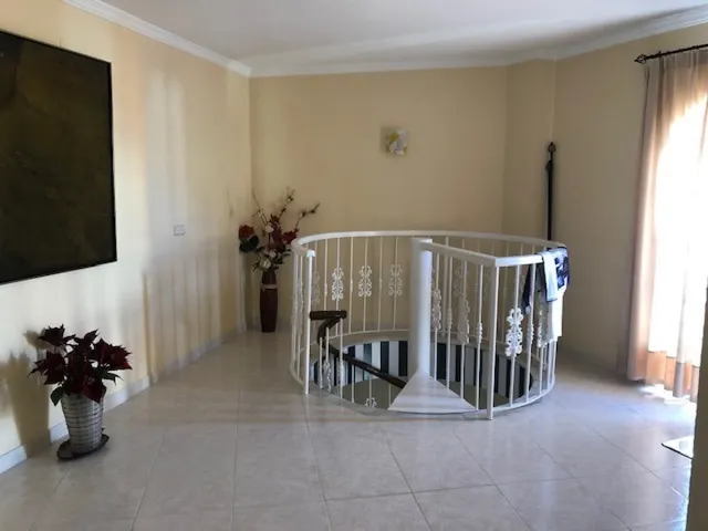 Edificio con piso dúplex y local en planta baja en el centro de Alhaurin de la Torre. — 12