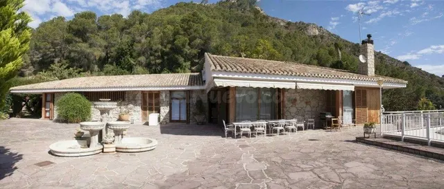 Villa exclusiva con dos residencias, piscinas y completas in - foto 2
